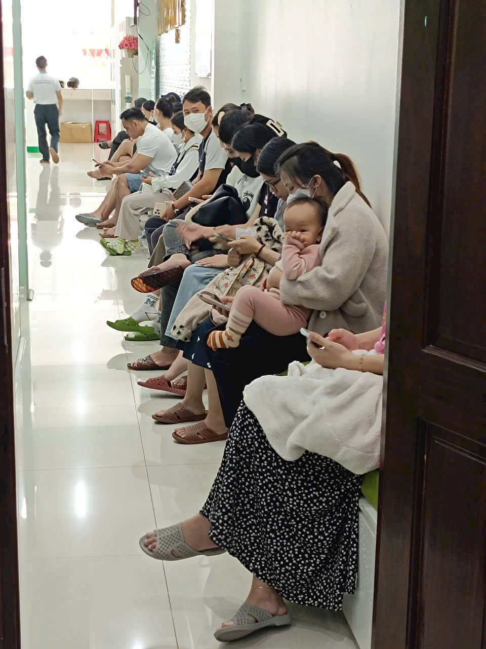 Bệnh nhân chờ khám tại HAMEC